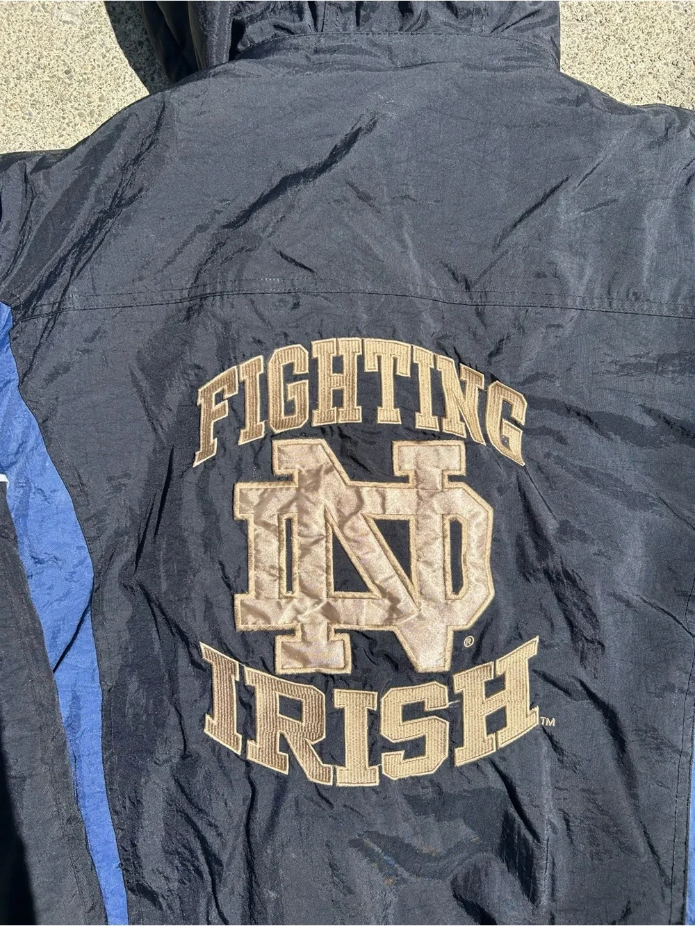Vintage 90’s STARTER Black and Navy Notre Dame Pullover Puffer Jacket